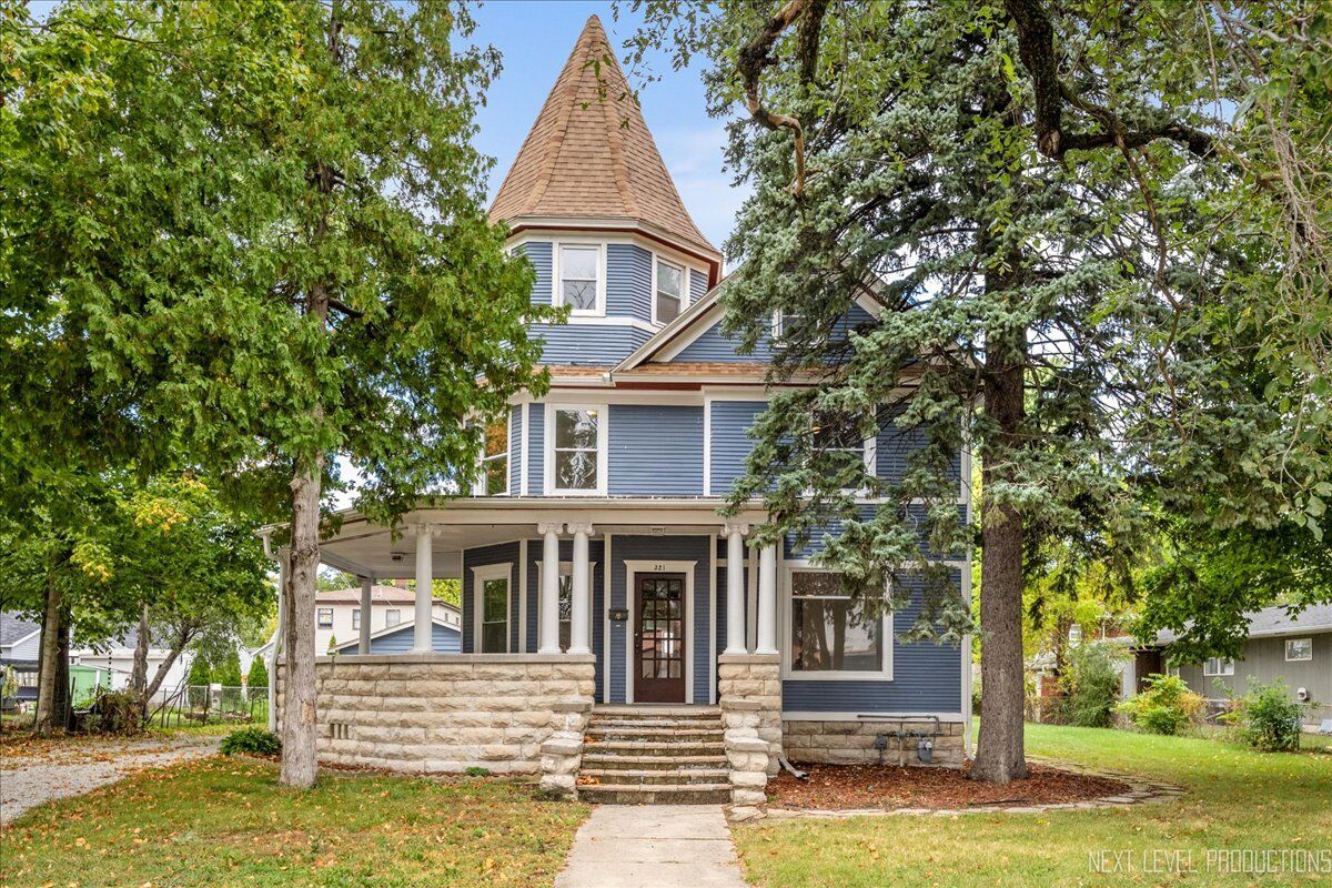 Property Photo: 321 E Main Street E IL 60545