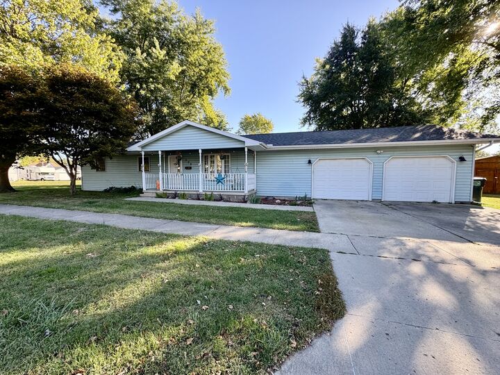 308 N Alexander Street  Clinton IL 61727 photo