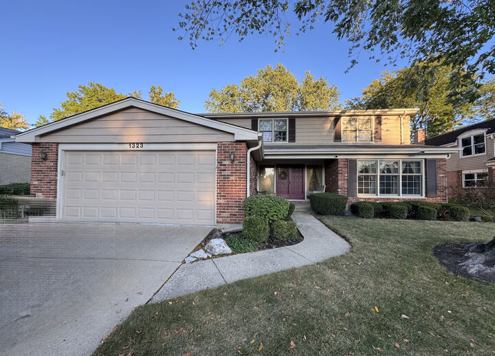 Property Photo: 1323 S Kaspar Avenue IL 60005