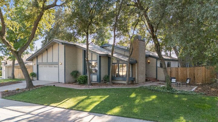 Property Photo: 6427 Wittenham Way CA 95662