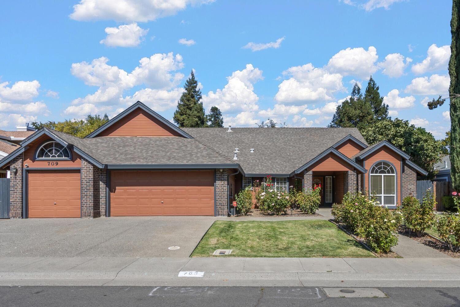 Property Photo:  709 Falcon Avenue  CA 95616 