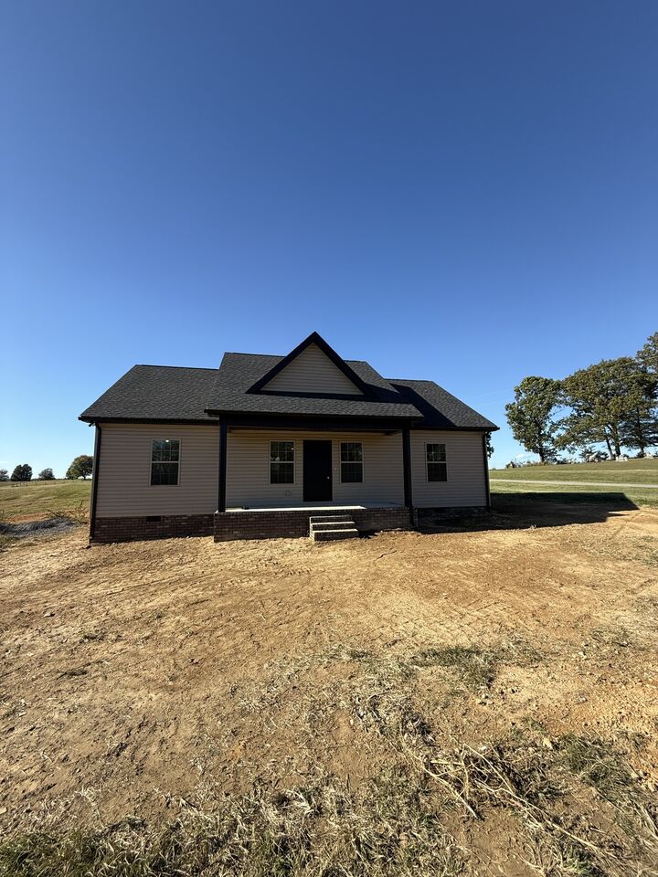 4827 Akersville Rd  Lafayette TN 37083 photo