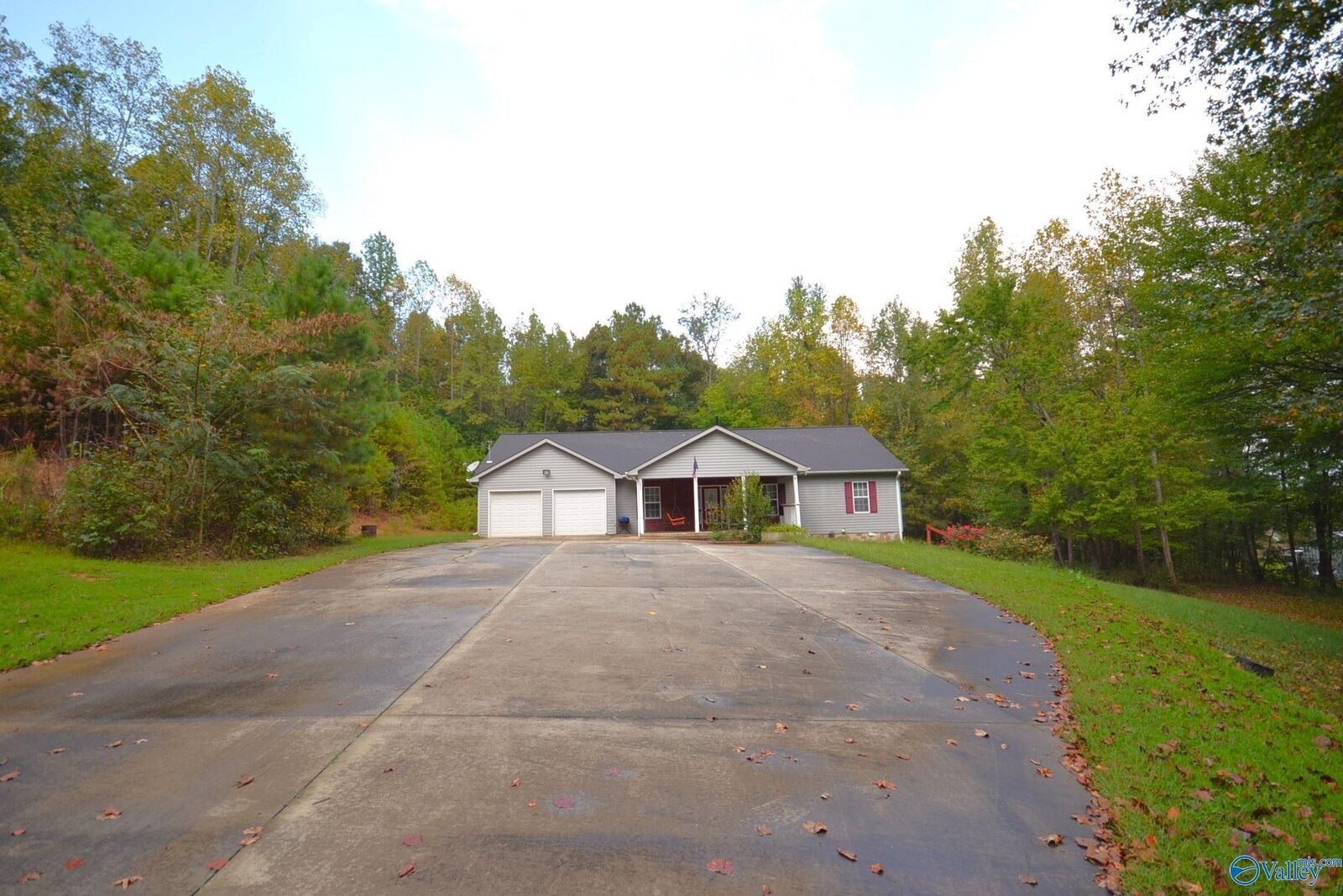 Property Photo: 1321 County Road 1352 AL 35179