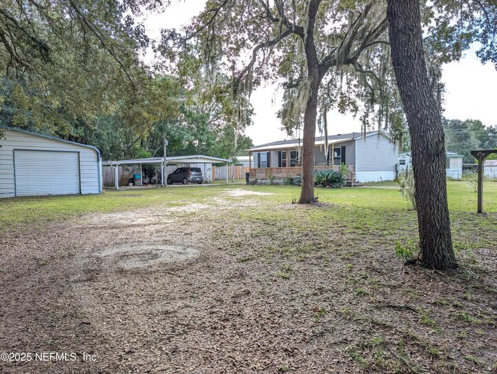 Property Photo:  102 Cherokee Avenue  FL 32148 