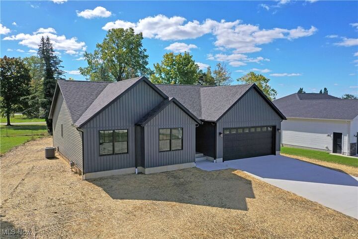 101 Elizabeth Court  Cortland OH 44410 photo