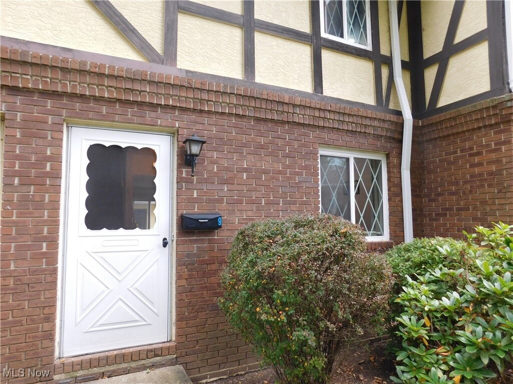 Property Photo: 8180 Deepwood Boulevard 14-9 OH 44060