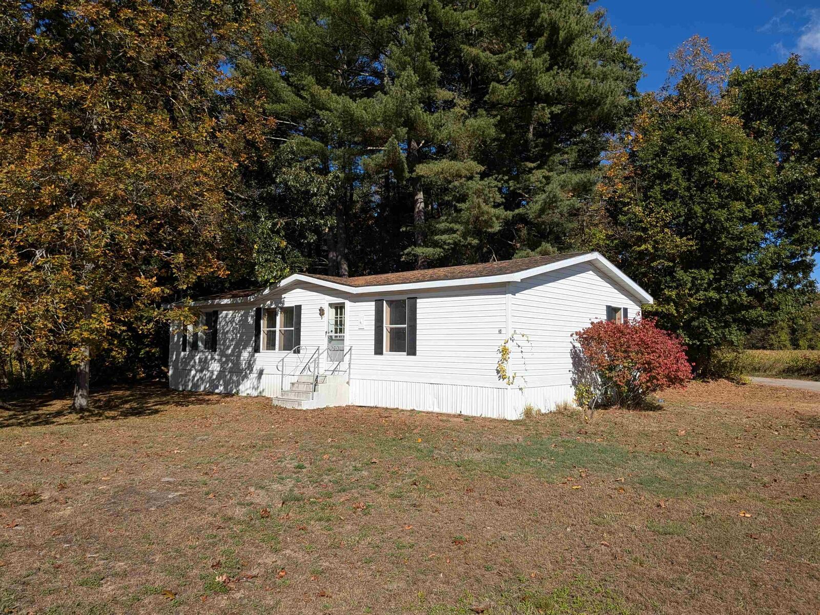 Property Photo: 545 Elm Street NH 03055