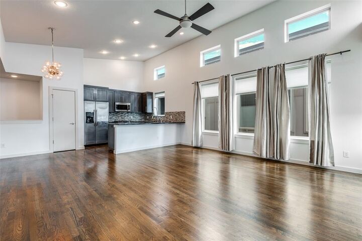 Property Photo: 1811 Euclid Avenue 5 TX 75206