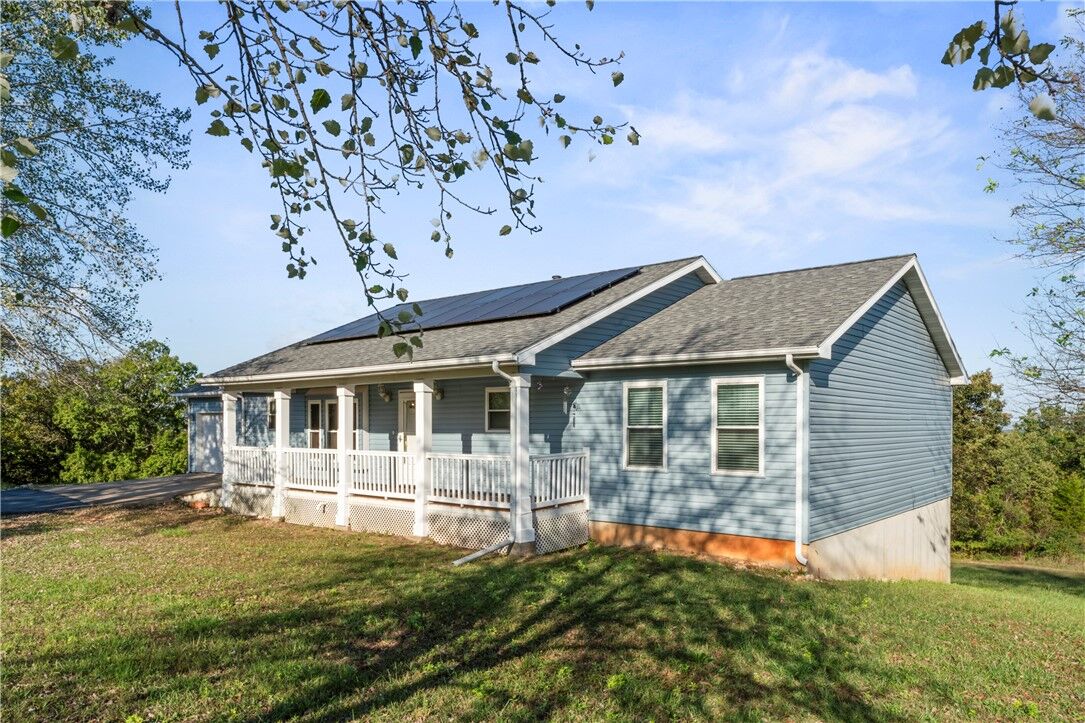 Property Photo: 211 Zinnia Lane MO 65679
