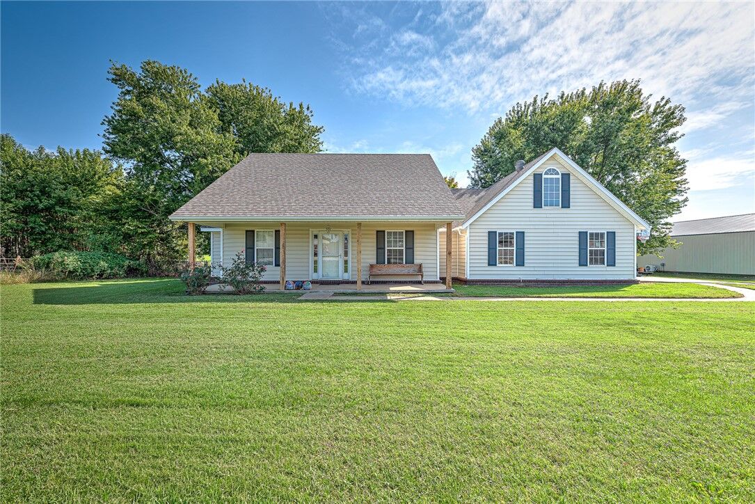 Property Photo: 3601 N Rainbow Farm Road AR 72713