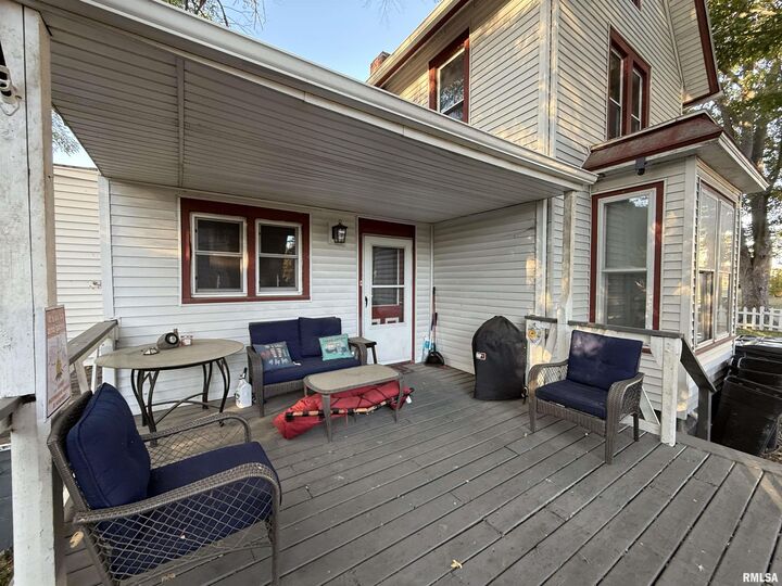 Property Photo: 30 S Avenue B IL 61520