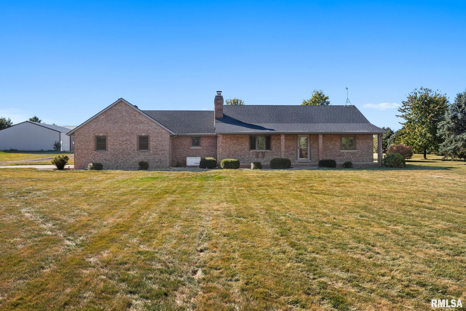 Property Photo: 26101 Schuck Road IL 61571