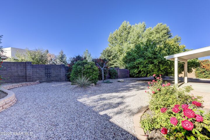 Property Photo: 7115 E Horizon Way AZ 86315