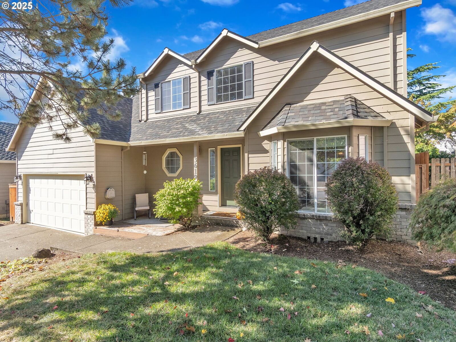 Property Photo: 3619 N Knoll Dr OR 97132