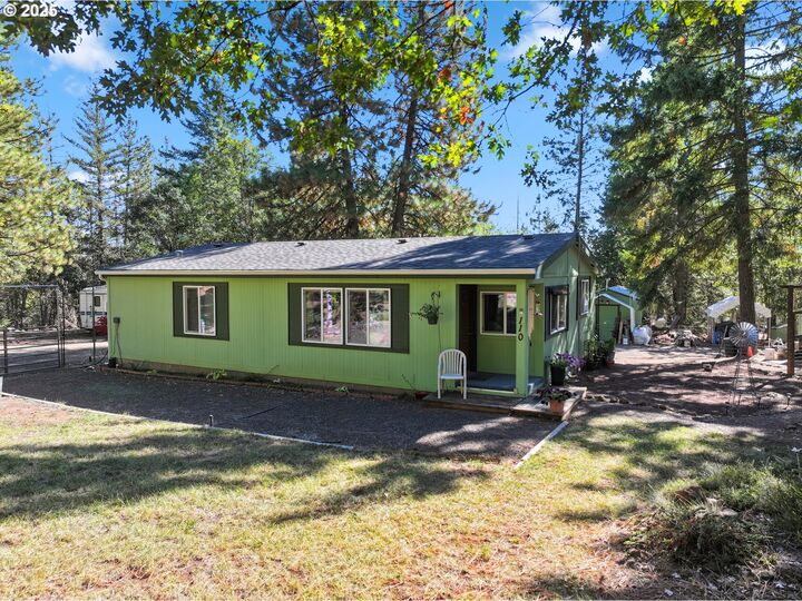 Property Photo: 110 Goldenpine WA 98620