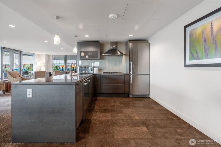 Property Photo:  737  Olive Way 2908  WA 98101 