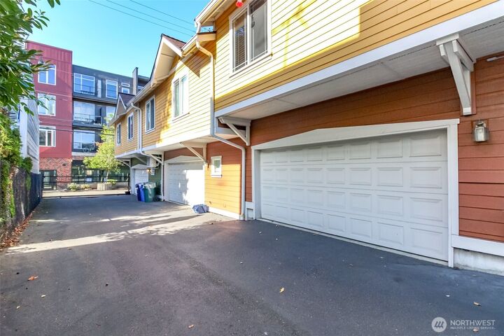 Property Photo: 906 6th Avenue B WA 98405