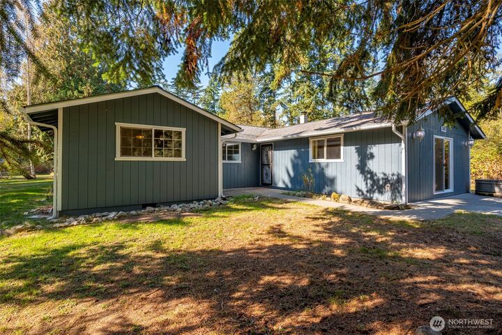 Property Photo:  880  Quail Lane  WA 98277 