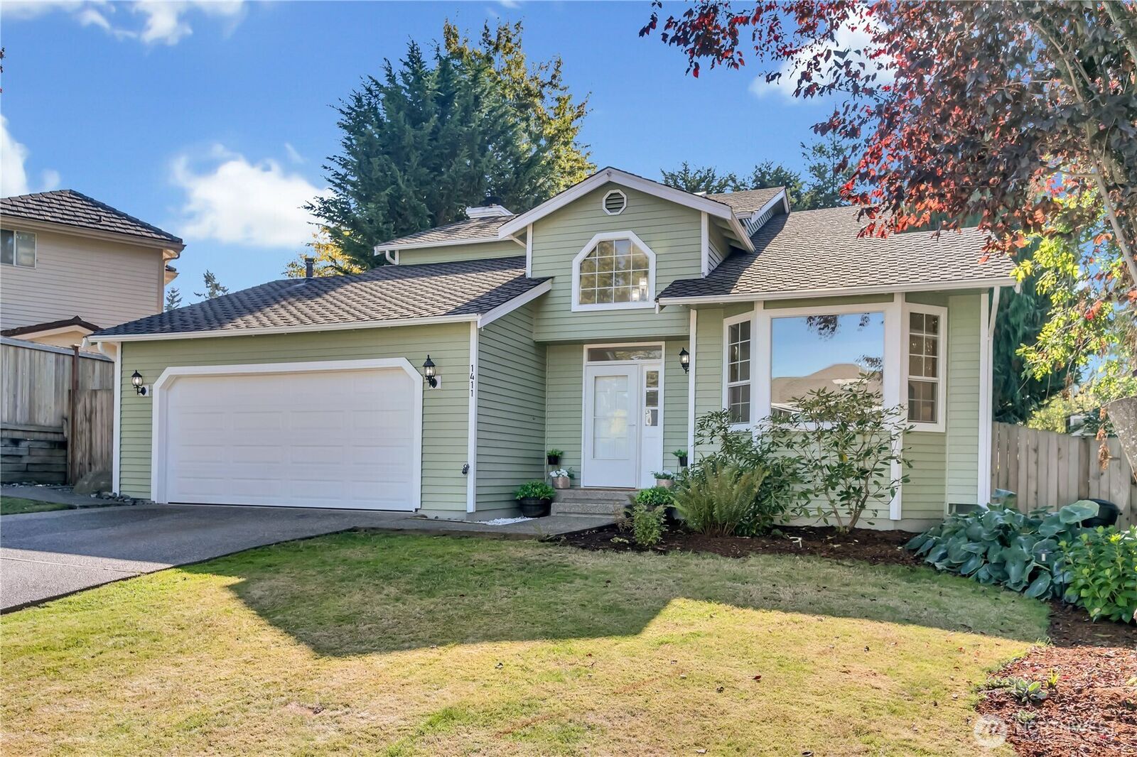 Property Photo: 1411 S 282nd Place WA 98003