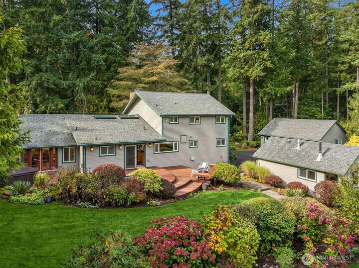 Property Photo:  8018  Hansen Road NE  WA 98110 