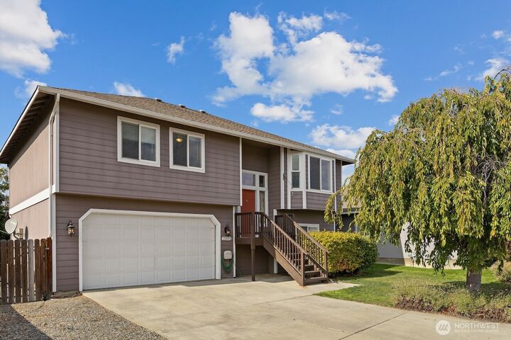 Property Photo:  2209 N Spar Lane  WA 98926 