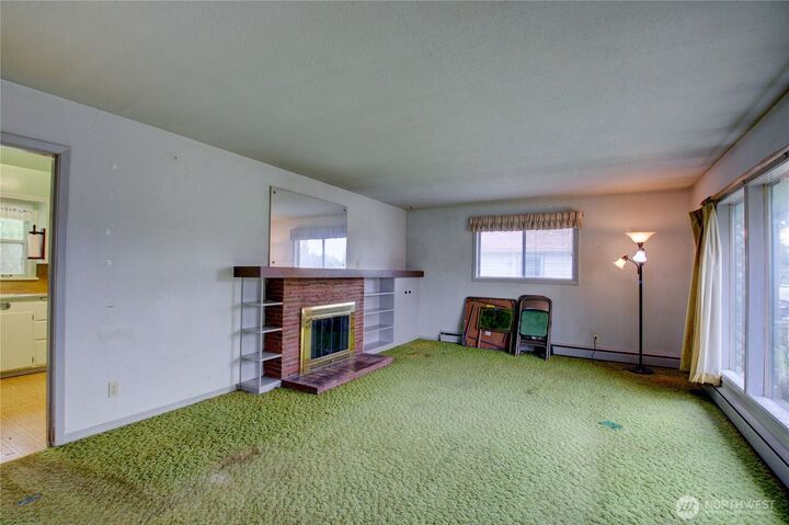 Property Photo:  1520  Broad Street  WA 98274 