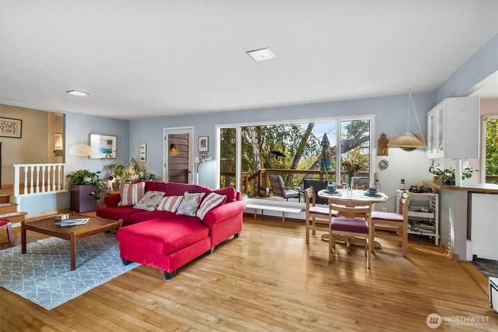 Property Photo:  1040  Puget Street  WA 98229 