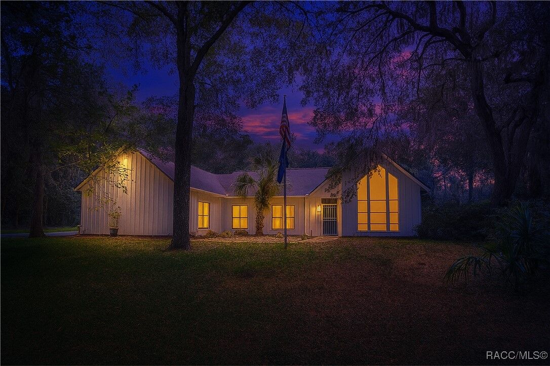 Property Photo:  8550 E Sweetwater Drive  FL 34450 