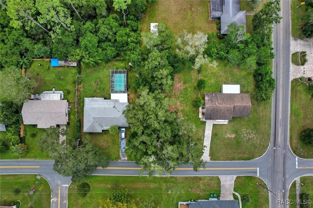 Property Photo: 105 E Inverness Boulevard FL 34452