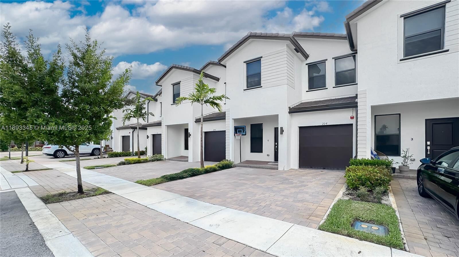 Property Photo:  204 SW 159th Pl  FL 33027 