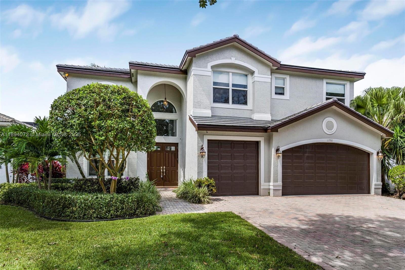 Property Photo:  11750 Bayfield Dr  FL 33498 