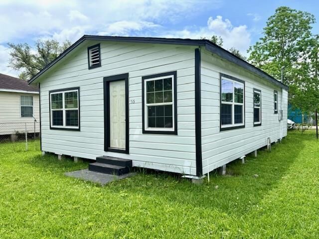 Property Photo:  1555 Church St  TX 77705 
