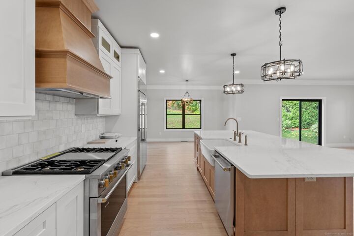 Property Photo:  19 Jacob Drive  CT 06109 