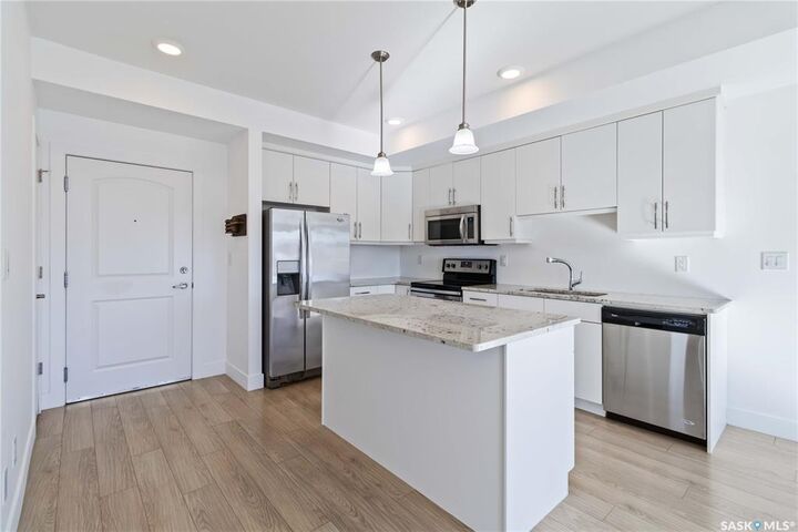 Property Photo: 770 Childers Crescent 111 SK S7L 6W1