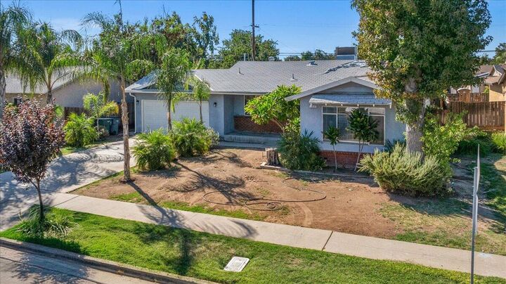Property Photo:  1920 S Baird Court  CA 93702 
