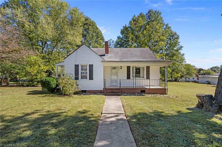 401 N 4th Avenue  Mayodan NC 27027 photo