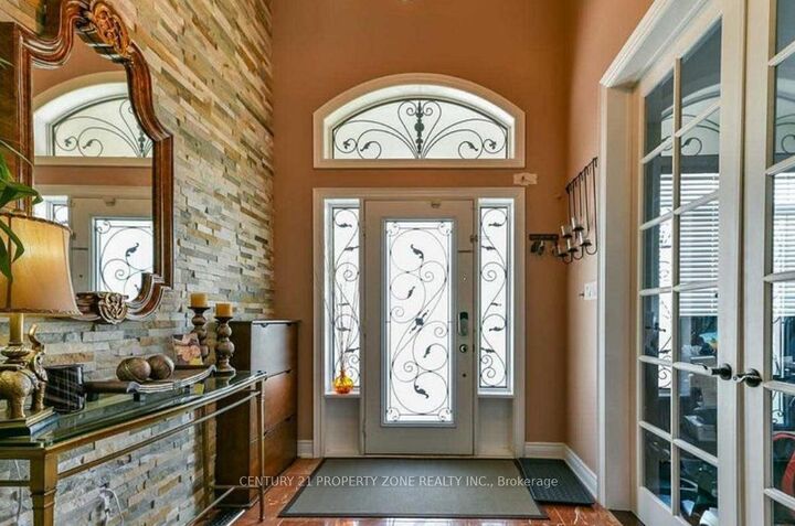 Property Photo: 12 Fort Williams Drive ON L6X 0W5