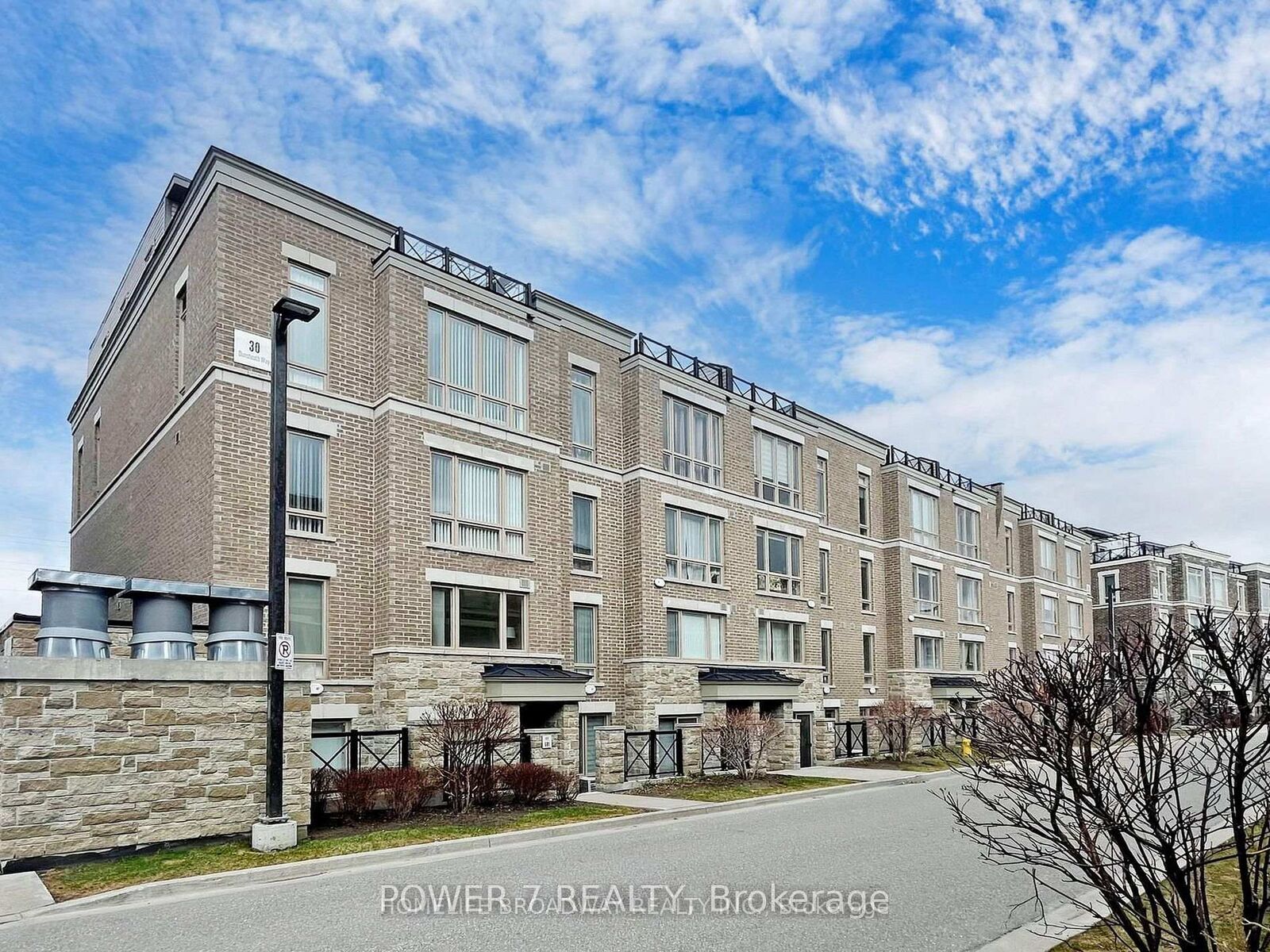 Property Photo: 30 Dunsheath Way 509 ON L6B 1N3