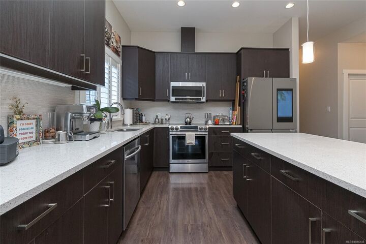 Property Photo: 3526 Luxton Rd BC V9C 0K6