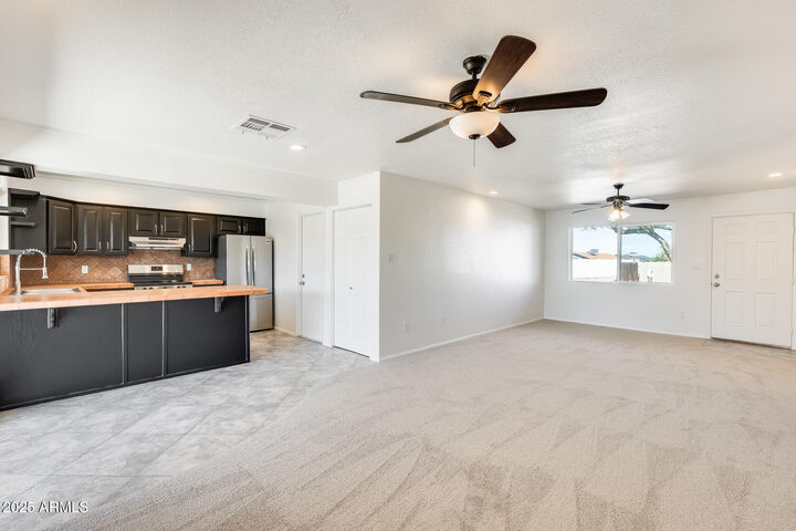 Property Photo:  1047 W Cornell Drive  AZ 85283 