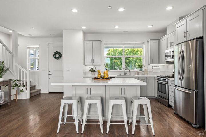 Property Photo:  2976 Bay Village Avenue  CA 95403 