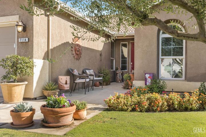 Property Photo: 7114 Ellington Drive CA 93312