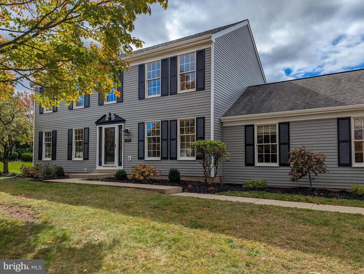 Property Photo: 102 Ridgewood Way PA 19438