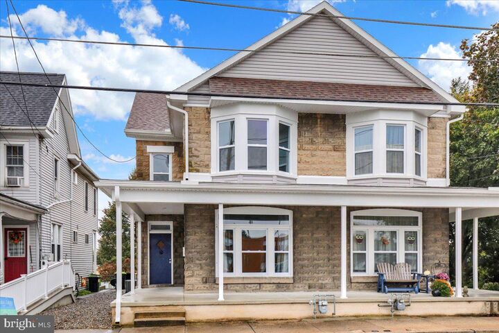 Property Photo:  16 E Carpenter Avenue  PA 17067 