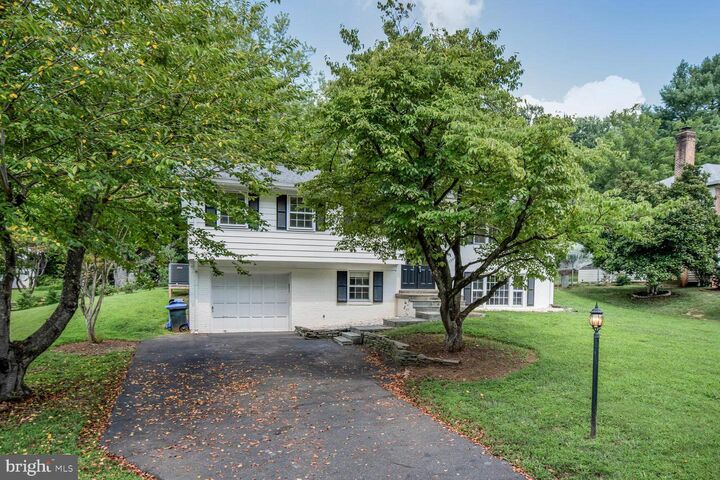 Property Photo:  11733 Ambleside Drive  MD 20854 