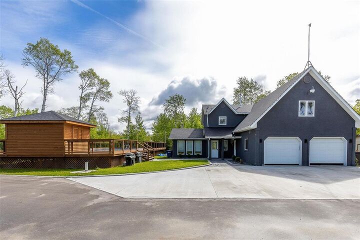 Property Photo: 53 Berg Drive MB R5G 2L5