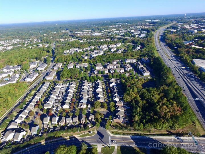 Property Photo: 5216 Lakeview Road NC 28216
