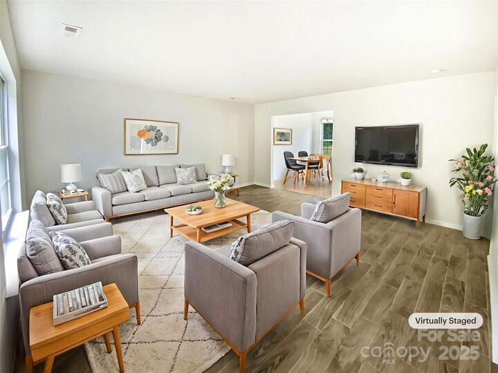 Property Photo: 2824 Fairstone Avenue NC 28269