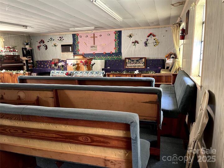Property Photo:  576 Deaverview Road  NC 28806 