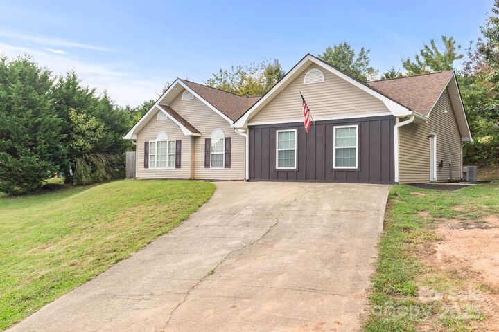 26 Sydney Lane  Asheville NC 28806 photo